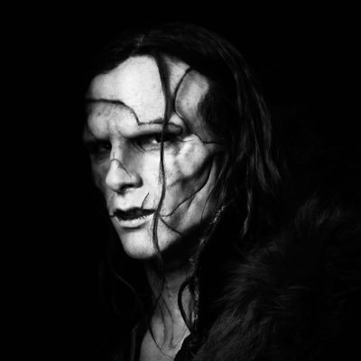 f4eakshow's profile picture. // 🖤Metal, Rock, Concerts, Vampires, Frankenstein, Horror 🖤 //priv:@tornapartt_