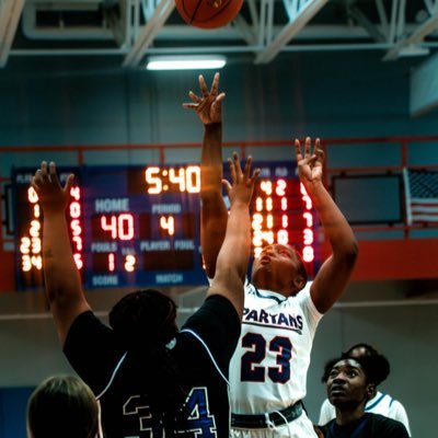 ToriRuff's profile picture. “Make it happen” |Elgin CC| |MVHS| |F| |5’10| |#25| |18y/o|  |C/O 2025| tori.ruffin07@gmail.com