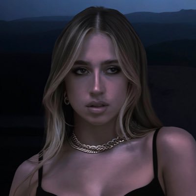 divamcrae's profile picture. 