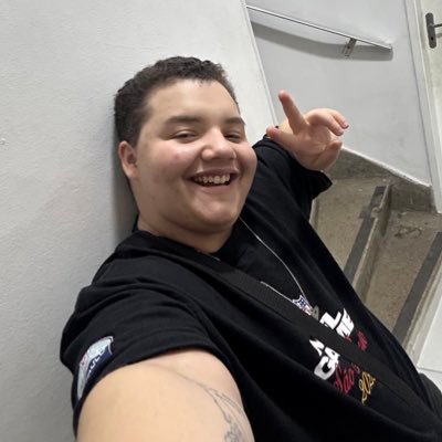 transcarioca_'s profile picture. 25, Fotografo de musicais & Designer
Sim eu sou trans e não fã da via do BRT do Rio. 
#GoLoud #GoHawks #TKDAthlete