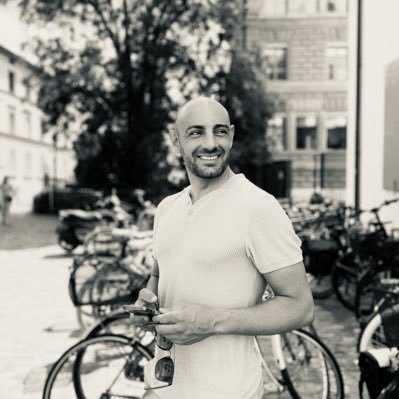 manucriscione's profile picture. 