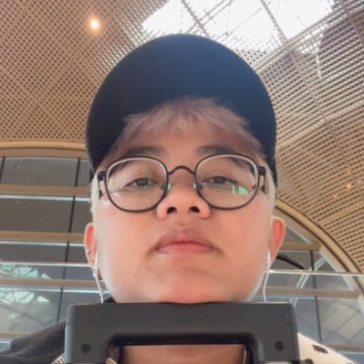 ayamwarnaaa's profile picture. Eat for life, drink for fun 🌈