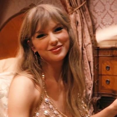 sssecretgardens's profile picture. hincha de Taylor Swift y los libros de romance