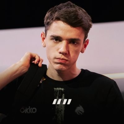 muscatrip's profile picture. i fell kinda of free▫️