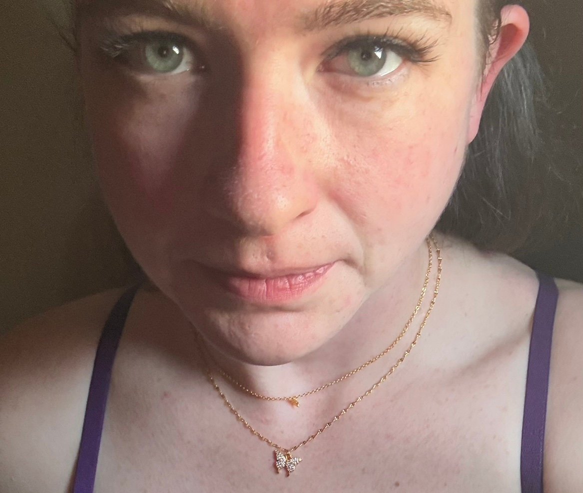 butterflyd95's profile picture. milf next door 😈 blue eyed stoner queen butterflyqueen6 on Reddit 🫶