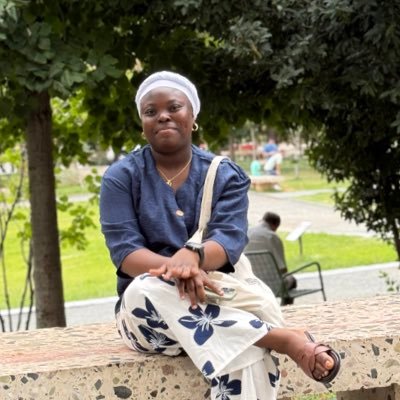 tweetsbydeezah's profile picture. Funaabite 👩‍🎓 || Muslimah 📿 || Social Media Manager 💻 || FrontEnd developer 👩‍💻