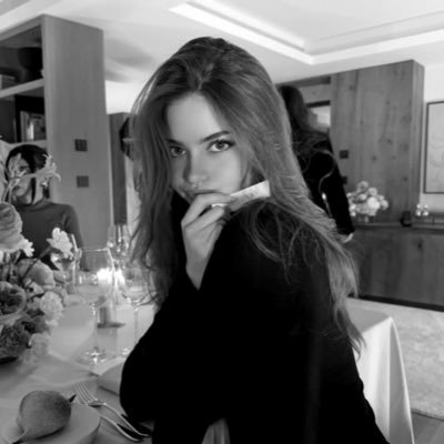 l7illlll's profile picture. فاقد الشرف يرى كل شريف مستشرف.