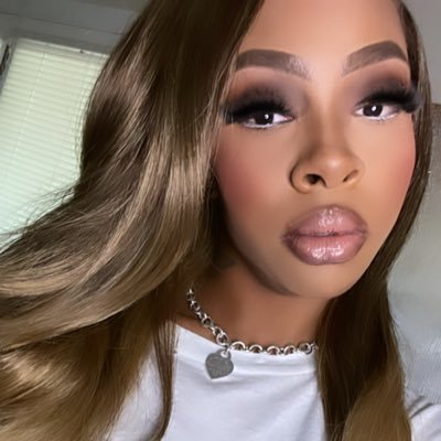 WadeeDestiny's profile picture. Dfw Makeup Artist 💗 IG @i_amdestinyessence