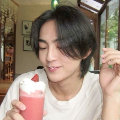 fadxxia's profile picture. บังเอิญเจอ @heartchuthiwat @Jinwookkimjin @Marckrisk #BUSbecauseofyouishine