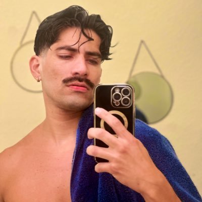 XPhillipMcHuntX's profile picture. 🔞entertaining adult. kinda cute, kinda hot, kinda sexy, hysterically funny but not funny looking guy who you could fuck.