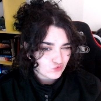 clarinhes's profile picture. Diretoria RPGpedia • designer editorial e ux/ui | Brutal RPG, Oblívio RPG, Revista Onigiri, CRIS Ordem Paranormal