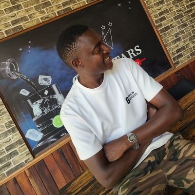 vickrayz's profile picture. Software Engineer•||•Retired Mphunzitsi•||•Data Scientist•||•Cloud Computing•||•Hiker
