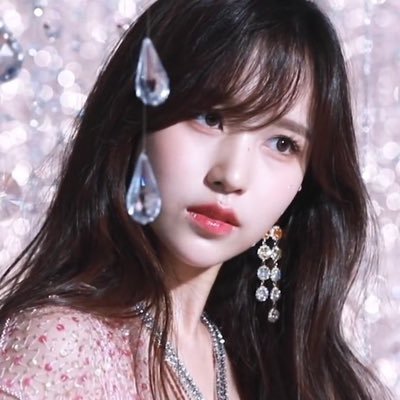 carminamyoi's profile picture. 🇵🇭🍨 - she/her '08 #TWICE #lesserafim #illit #andteam seasons change, say you'll stay the same ❤︎︎