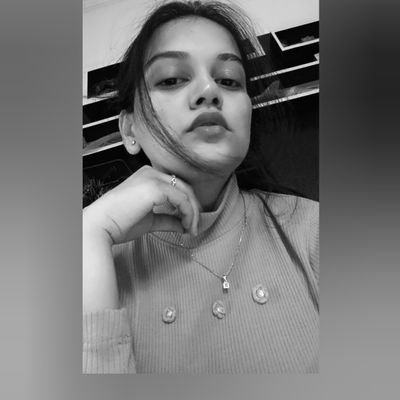 poonamdholzz's profile picture. chaotically sane person 🤷