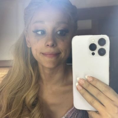 caitfemme's profile picture. honey just put your sweet lips on my lips .⭑. ˚. ♡