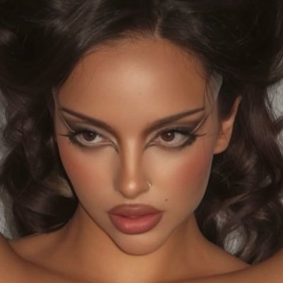 SEUNGYlEN's profile picture. go shower stinky