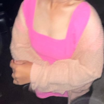 jijee56's profile picture. 