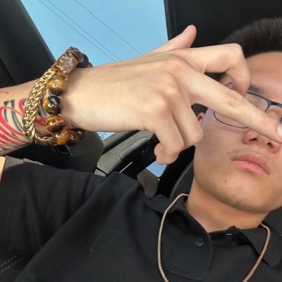 602Shh's profile picture. 