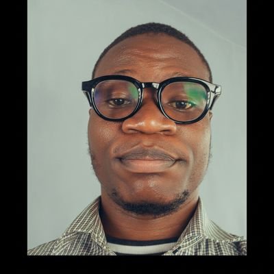 Ashiru2502's profile picture. Muslim||Southpaw||Nigerian 🇳🇬||Mathematician 📚||Man Utd fan||Teacher ✍️||