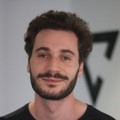 massiviola01's profile picture. 