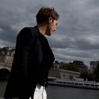 digitalstrawbry's profile picture. 𓍼ོ password is love 규 for 10,000 years.