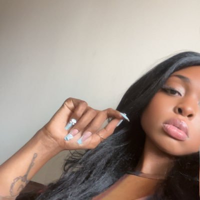 falsepritense's profile picture. southside tsunade.