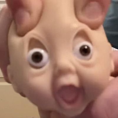 citritz_'s profile picture. they/them lesbian 😼| chronic retweeter (including NSFW) | listen to me complain and rant and all on this public page I've made my diary