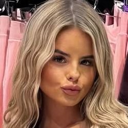 collegebadddies's profile picture. DM’s Open for Submissions