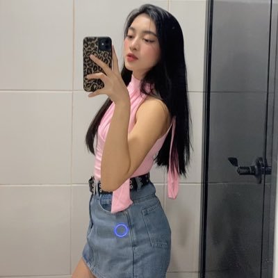 ara_arahh20's profile picture. ｡ﾟﾟ･｡･ﾟﾟ｡𝒯he world was on 𝗳𝗶𝗿𝗲 ㅤㅤㅤno one could save me , 𝗯𝘂𝘁 𝘆𝗼𝘂