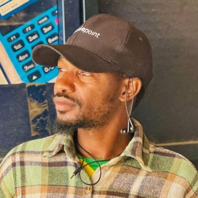 Rinde01's profile picture. I write @wikkitimes @Labarai24 @newsdigest to solve social problems,|| love sports, LPG, LNG ||teaches English/Lit in English|| Sale cars|| MSBRDJ6B