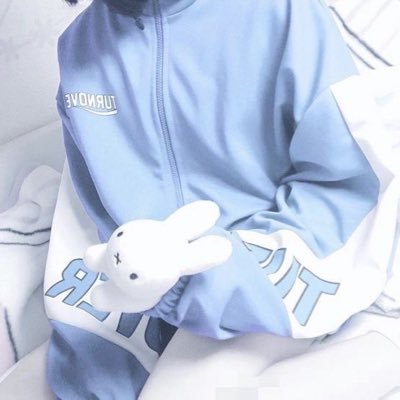 koharu_2026's profile picture. 𝐩𝐫𝐨𝐟𝐢𝐥𝐞￤みこと￤18￤女の子￤ボーイシュ￤黒髪マッシュ￤INFP￤氷食症🧊￤人間不信￤トラウマ有￤情緒不安定￤本垢→【@sora_181023】￤嫁→【@_0xq0x】￤失うものないから怖くない