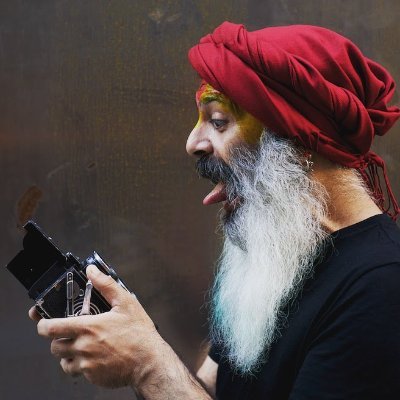 ogulcansakbulut's profile picture. Profesyonel Deli !
Ege'de bir yerlerde, portakal bahçeleri içinde yaşamaktadır..