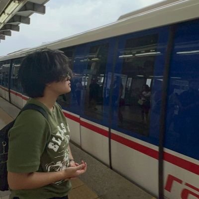 comstelation's profile picture. life has so much to offer