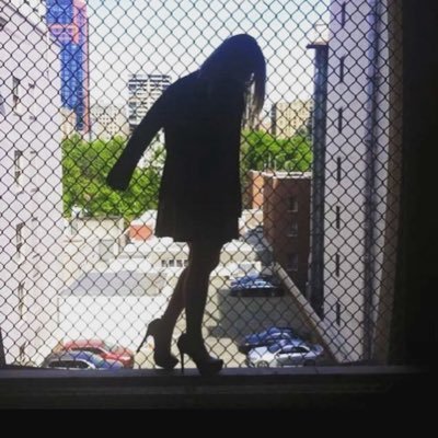 Mercuryqueen___'s profile picture. 🤰Mom of 3, 💍 Wifey!! Just a girl with a $1,000,000 memecoin dream 🫠