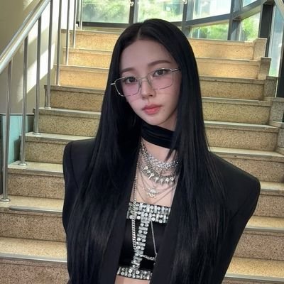 bluusatoori's profile picture. 🎷🦈