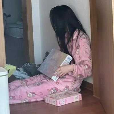 qazwsx__5678's profile picture. I'm not a robot 😭