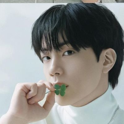 Roselyn26C93676's profile picture. 