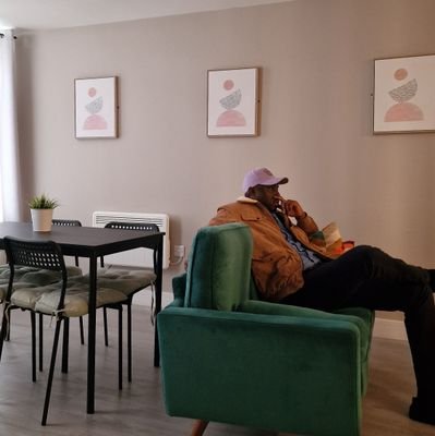 MaaziObum's profile picture. Sacristan @PuseyHouse |
Catholic continuity | Blunt