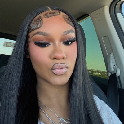 Amyya__'s profile picture. Mind of a Gemini     #FNGM