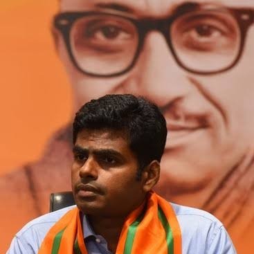 ArunKumaravel10's profile picture. Loves Geelong Cats, Test Cricket.