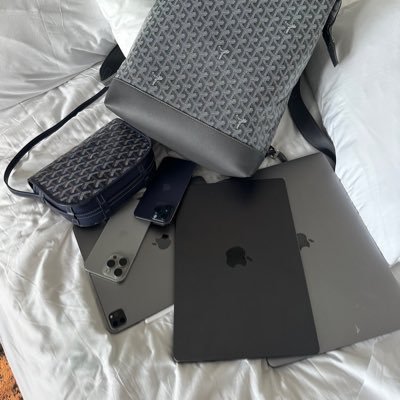 face2hot_'s profile picture. Tony Soprano 🍝🍝🍝