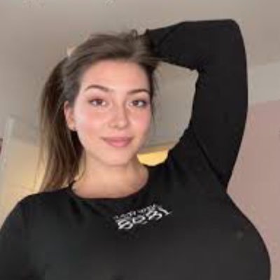 karleygrey02's profile picture. love is a beautiful thing when you’re with the right person♥️👅👅