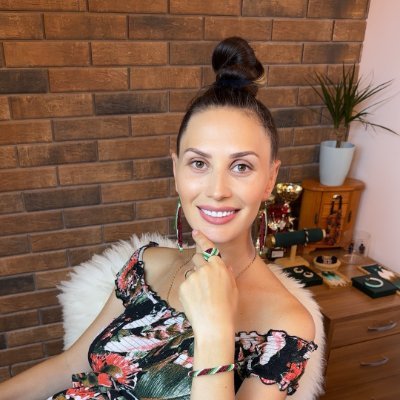 VictoriaLozanJD's profile picture. I design unique beading jewelry patterns at affordable prices.
Brick stitch, fringe, peyote & loom – instant download.
Check here https://t.co/nDWNPMCNKf