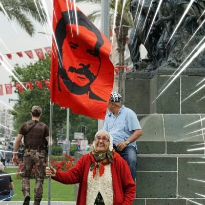 honeyesfox's profile picture. bos ısler muduru