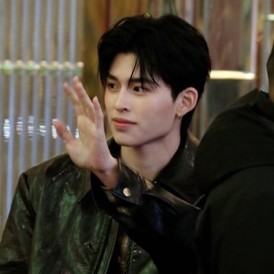 deepblurp's profile picture. where I buy merch, cry over AUs, and raise hashtags for my boys (@ppnaravit & @phuwintang), that’s it, that’s the account 🙂‍↔️☝🏻💗