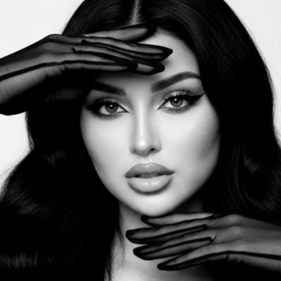 just_shaiimaa's profile picture. بين غيمة وغيمة☁️تفردت في ذاتي وعليت مبداها دروب الشبه ما هي أبد من محطاتي👑وأقسم لي الخير والخيرة وعقل رشيد وأغفر لي اللي مضى من العمر واللي بقى🌸