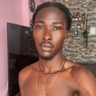 Drobby_T's profile picture. A boy expressing himself through desserts and other medium. Welcome to my Yummyverse