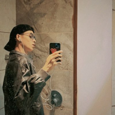 mausambii's profile picture. kys