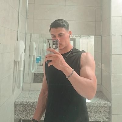 Azizdkran's profile picture. bi şey yazmaya gerek yok bir gün ölücez zaten