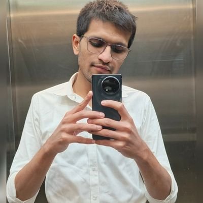 stfu_haiderr's profile picture. main: @stfu_haider

east is up or whatever